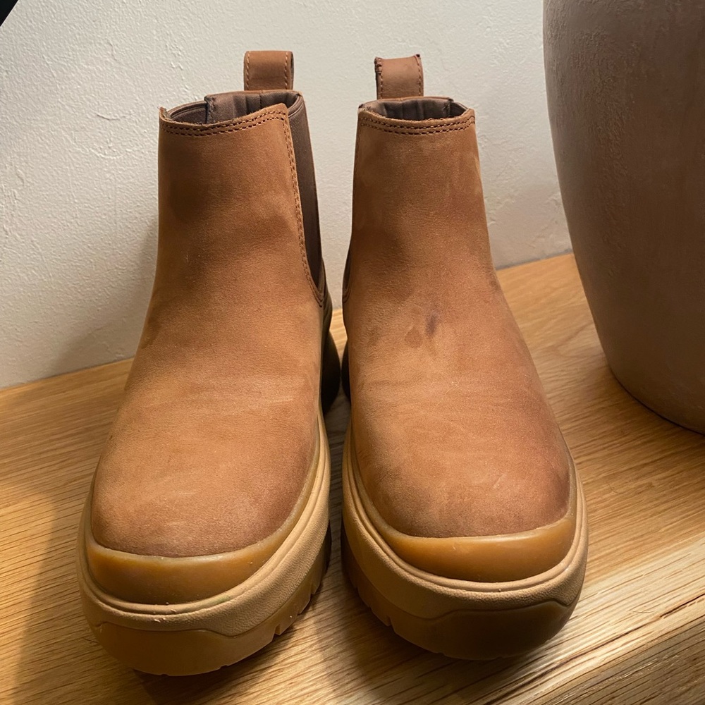 Women's Roxie Lane Mid Chelsea Boot